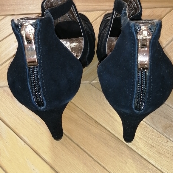 Scarlet Black Velvet Heels - Picture 5 of 5